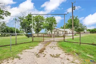500 County Rd 315, Jarrell, TX 76537 - Photo 1