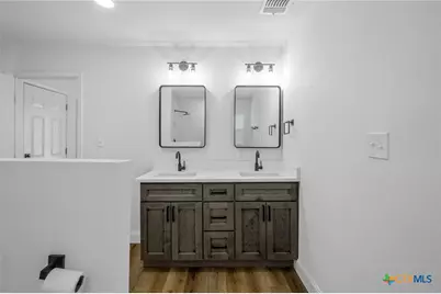 1110 Buena Vista Avenue, Victoria, TX 77901 - Photo 18