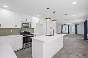 1110 Buena Vista Ave, Victoria, TX 77901 - Photo 12