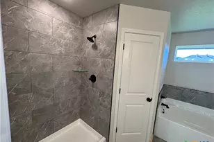 2546 Cowgirl Trl, Belton, TX 76513 - Photo 10