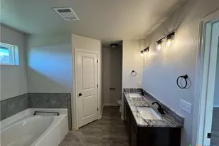 2546 Cowgirl Trl, Belton, TX 76513 - Photo 10