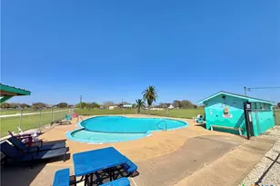 423 Calumet, Palacios, TX 77465 - Photo 30