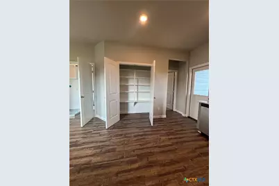 423 Calumet, Palacios, TX 77465 - Photo 6