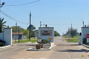 423 Calumet, Palacios, TX 77465 - Photo 34