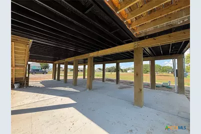 423 Calumet, Palacios, TX 77465 - Photo 4