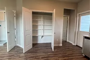 423 Calumet, Palacios, TX 77465 - Photo 6