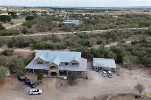 1423 Settlers Way, Seguin, TX 78155 - Photo 4