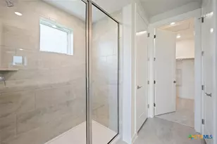 10054 Mitra Way, San Antonio, TX 78224 - Photo 14