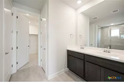 10054 Mitra Way, San Antonio, TX 78224 - Photo 16