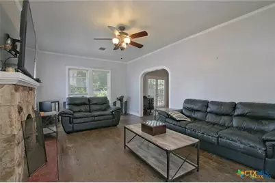 320 E Faust, New Braunfels, TX 78130 - Photo 4