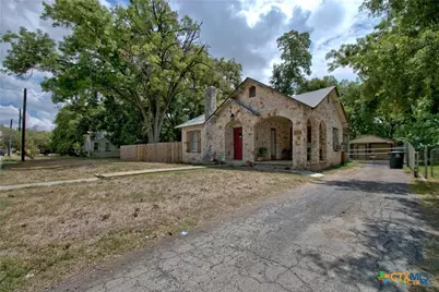 320 E Faust, New Braunfels, TX 78130 - Photo 2