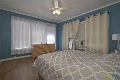 320 E Faust, New Braunfels, TX 78130 - Photo 10