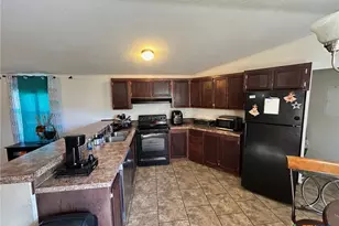 180 W Birch St, Nolanville, TX 76559 - Photo 4