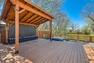 1722 Lee St, New Braunfels, TX 78130 - Photo 14