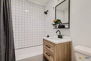 1722 Lee St, New Braunfels, TX 78130 - Photo 10