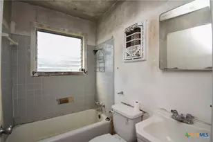 3605 E Rio Grande St, Victoria, TX 77901 - Photo 14