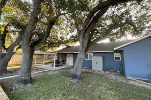 109 Nantucket Ave, Victoria, TX 77904 - Photo 22