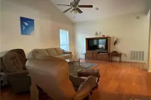 109 Nantucket Ave, Victoria, TX 77904 - Photo 6