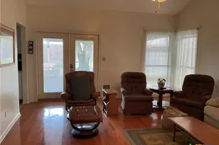 109 Nantucket Ave, Victoria, TX 77904 - Photo 8