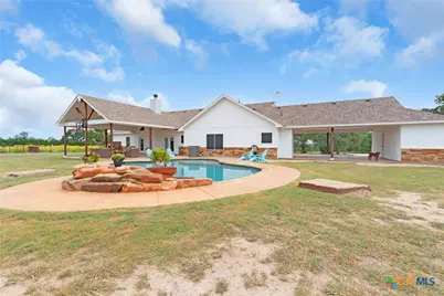 6757 County Road 3010, Lampasas, TX 76550 - Photo 6