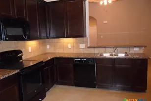 210 Stone Gate Dr, New Braunfels, TX 78130 - Photo 4