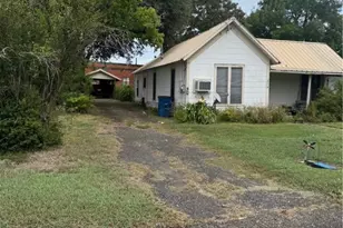 210 N Guadalupe St, Port Lavaca, TX 77979 - Photo 1