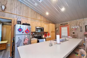 3033 Co Rd 18, Hallettsville, TX 77964 - Photo 6