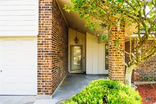 202 Beechwood, Victoria, TX 77901 - Photo 2