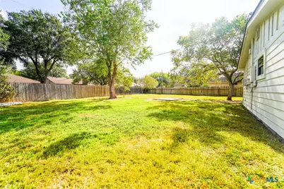 202 Beechwood, Victoria, TX 77901 - Photo 22