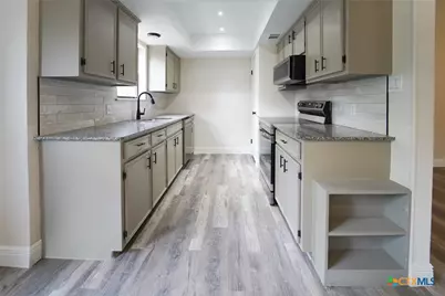 202 Beechwood, Victoria, TX 77901 - Photo 6