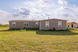 2877 Co Rd 463, Elgin, TX 78621 - Photo 22