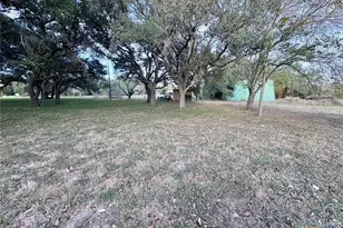 24 Colake Dr, Victoria, TX 77905 - Photo 8