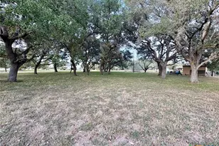 24 Colake Dr, Victoria, TX 77905 - Photo 10