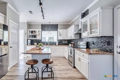 171 Pin Oak Crossing, Elgin, TX 78621 - Photo 10