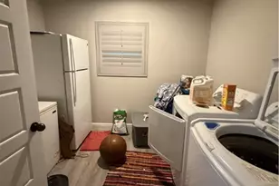 1116 S 2nd St, Floresville, TX 78114 - Photo 14