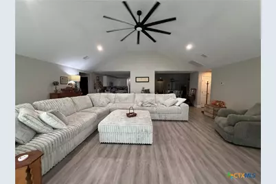 1116 S 2nd Street, Floresville, TX 78114 - Photo 4