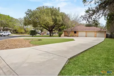 1633 Willow Lane, Seguin, TX 78155 - Photo 1