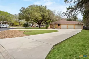 1633 Willow Ln, Seguin, TX 78155 - Photo 1