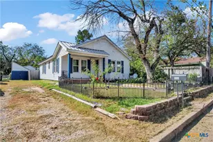 1408 Pleasant St, Gatesville, TX 76528 - Photo 2
