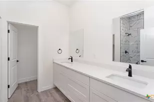 664 Rolling Hills Dr, Canyon Lake, TX 78133 - Photo 14