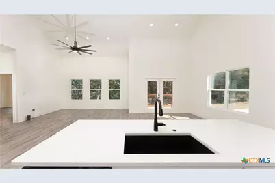 664 Rolling Hills Drive, Canyon Lake, TX 78133 - Photo 6