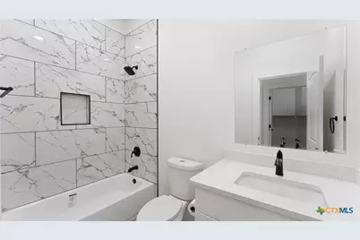 664 Rolling Hills Drive, Canyon Lake, TX 78133 - Photo 20