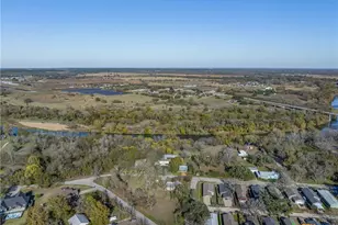 665 Sh 230 Loop, Smithville, TX 78957 - Photo 34