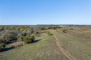 665 Sh 230 Loop, Smithville, TX 78957 - Photo 36