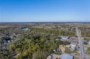 665 Sh 230 Loop, Smithville, TX 78957 - Photo 32