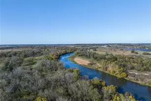 665 Sh 230 Loop, Smithville, TX 78957 - Photo 38