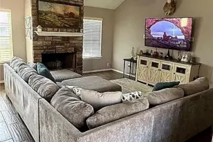 809 Buttercup Dr, Edna, TX 77957 - Photo 6