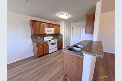 509 Christopher Cove, Lockhart, TX 78644 - Photo 10