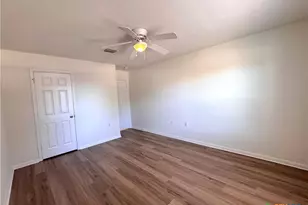 509 Christopher Cove, Lockhart, TX 78644 - Photo 24