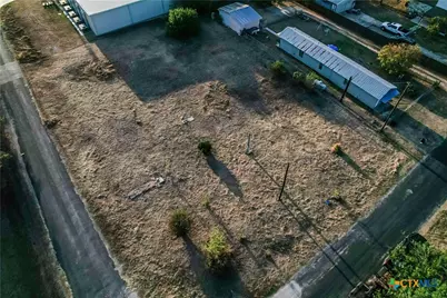 211 E Ave. K, Jarrell, TX 76537 - Photo 8